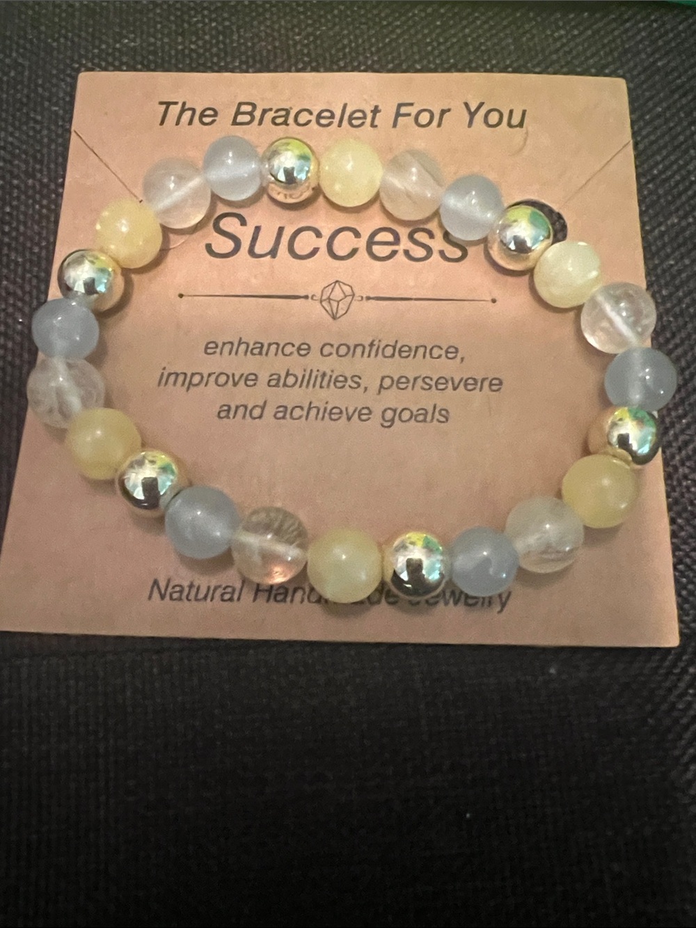 Stretch Beaded Bracelet in Pale Yellow & Light Blue